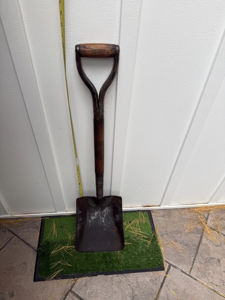 Vintage Ames True Temper Shock Band #2 D-Handle Square Shovel USA - Image 2 of 4