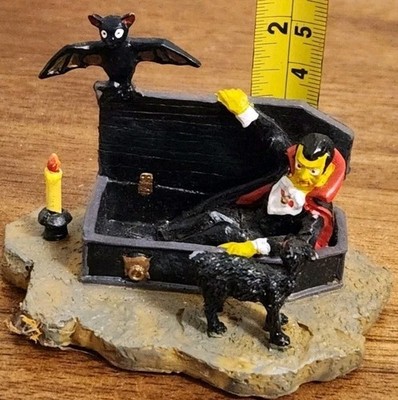 Lemax ~ Spooky Town Halloween Village Vampire In Casket 22600