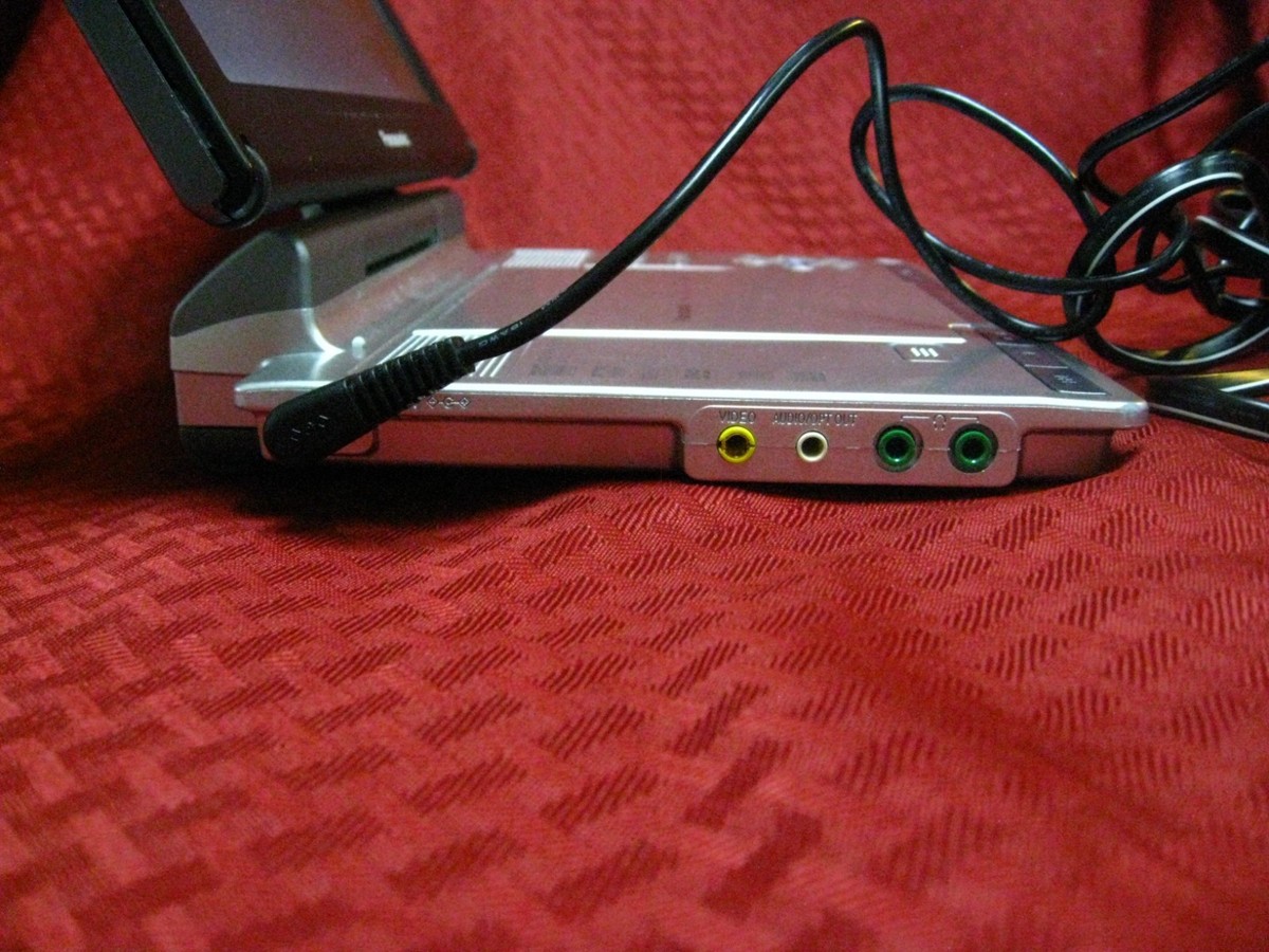 Panasonic DVD-LS90 Portable DVD/CD Player 9” VP5FC004090 & Power