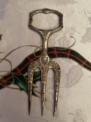 Harrison Fisher Co. Shefield Silverplate Victorian Bread Fork, NICE! - Picture 2 of 2