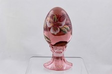 BEAUTIFUL FENTON GLASS LIMITED EDITION OF 2209/3000 HAND PAINTED ROSE EGG - MINT