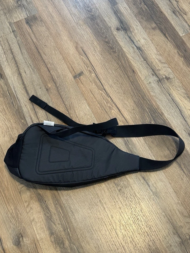 Bandolera Supreme negra Foto 2 de 3