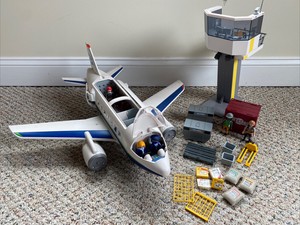 playmobil 5261 cargo and passenger aircraft