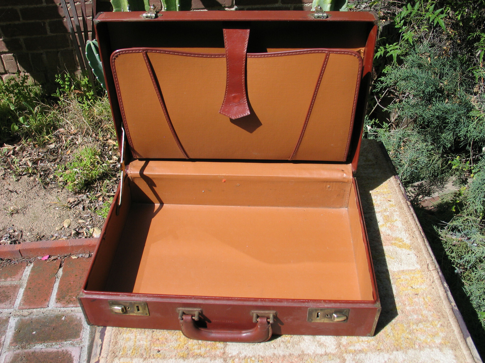Vintage Cheney Briefcase Attache Case with key Brown Gem