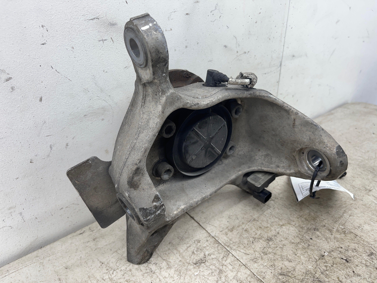 2020-2023 MCLAREN GT FRONT RIGHT SPINDLE KNUCKLE WHEEL BEARING HUB OEM 2021 2022