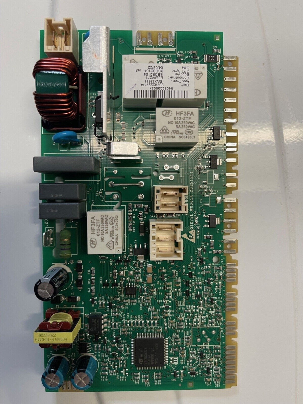Panne de machine ? La carte EWX1361 neuve et configurable résout le blocage