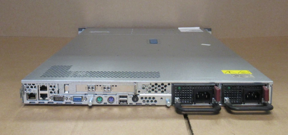 HP OpenView Storage Management Appliance III 2.4GHz XEON, 2 x 72Gb HD 189715-003 - Image 2 of 4
