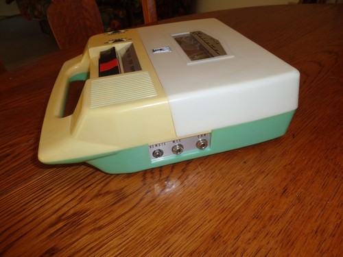 Vintage Juliette Model FT-19 Tape Recorder 5 Transistor Tape Recorder - Picture 4 of 11