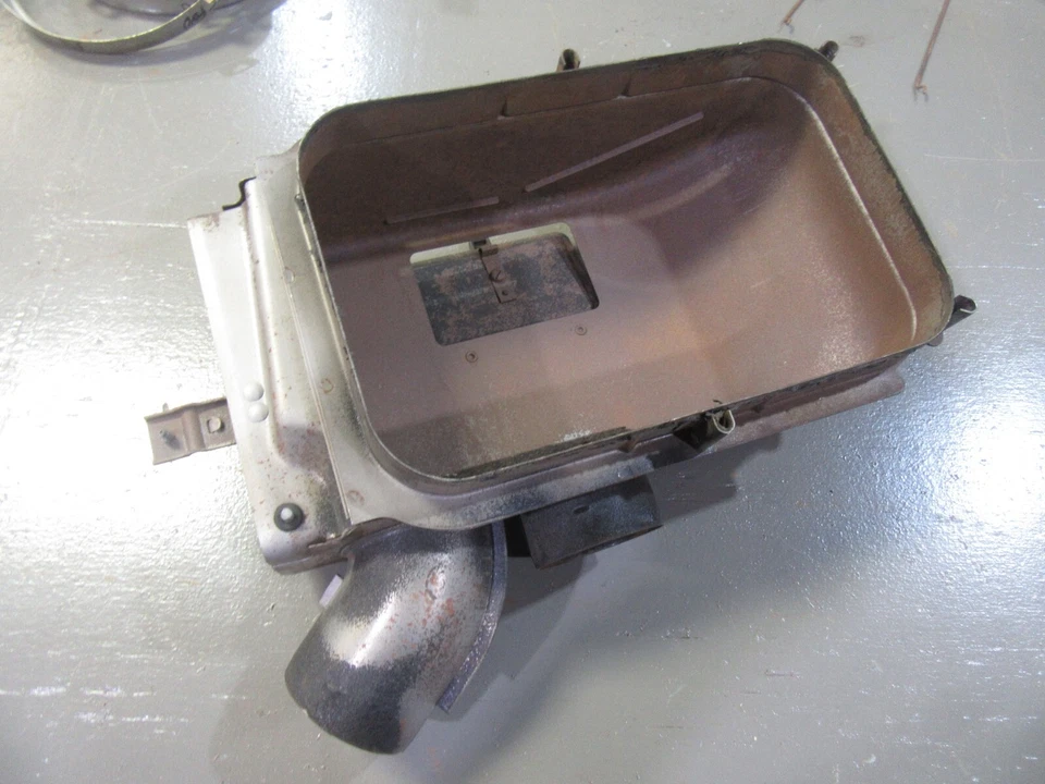 Ford Customline 1955 1956 interior del coche debajo del tablero calefacción carcasa cubierta conducto Foto 3 de 4