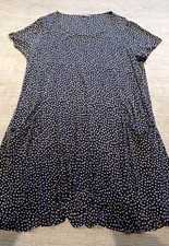 M&CO  Dress Size 26  A line flattering fit and flare print  Holiday tp114/14#