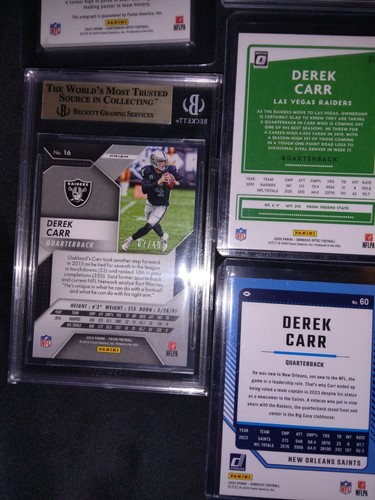 Derek Carr (13 Football Cards) - Picture 12 of 14