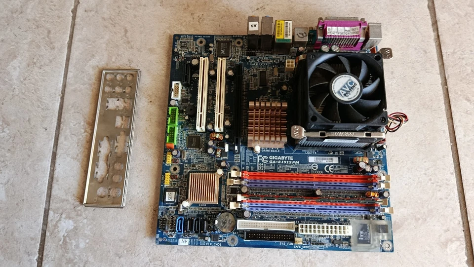 Gigabyte GA-8I915PM mATX PC Mainboard Socket 775 + 512M RAM + CPU + VGA + DVD - Immagine 4 di 4