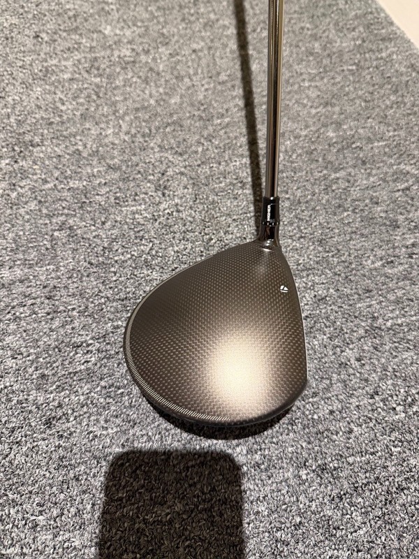 TaylorMade Qi4D Driver 9° RH Stiff Fujikura Platinum Speeder 5S w/ Headcover