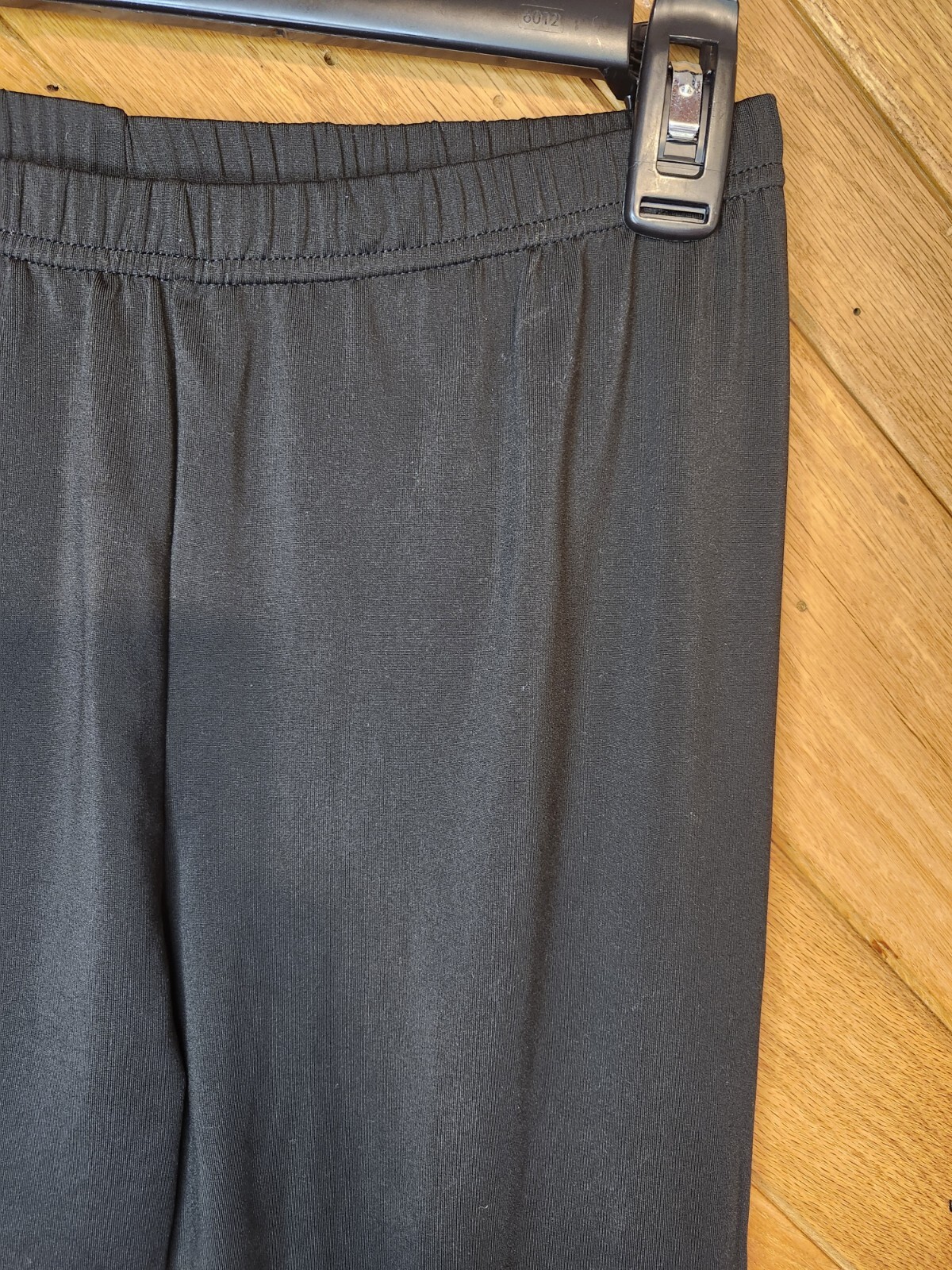 Vicherub solid black ultra soft medium leggings - image 3