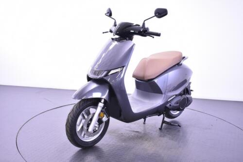2022 KYMCO i-ONE 50cc BRANDNEW ELECTRIC PREREGISTERED SCOOTER DELIVERY MILEAGE - Picture 7 of 13