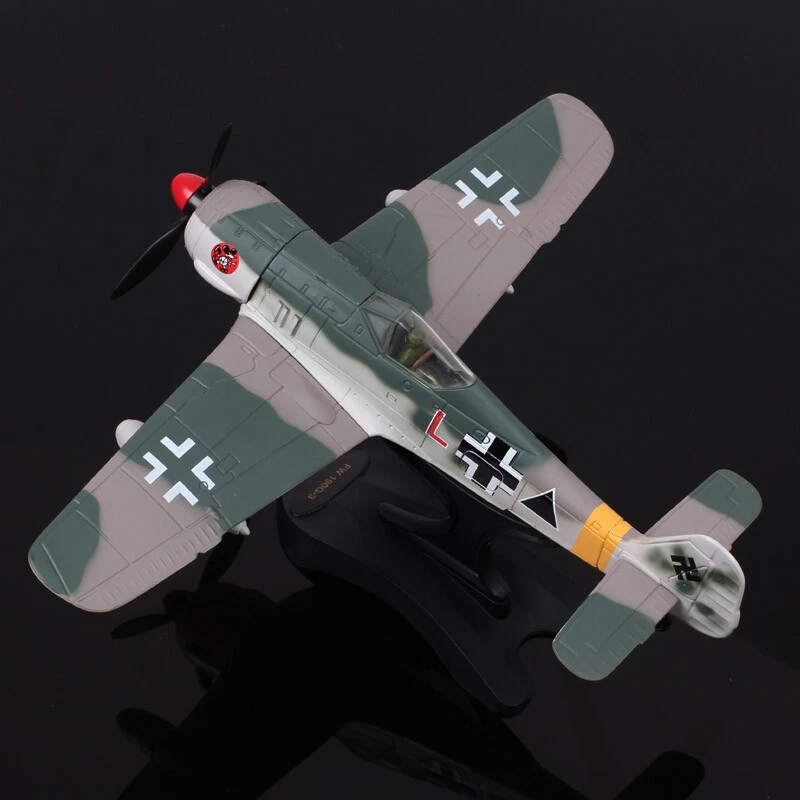 1:48 Air Signature WW2 Focke Wulf Fw 190 G 3 Fighter Diecast Aircraft Toy Model - Image 2 of 4