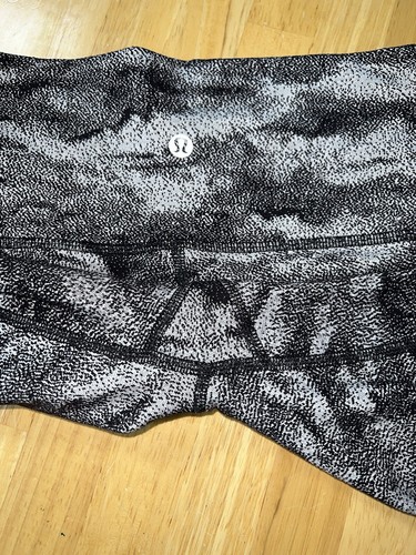"Legging Lululemon Wunder Under Crop tiro alto 21"" talla 4 Luon Jacquard negro blanco" - Imagen 11 de 14
