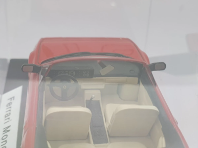 Miniature Ferrari Mondial 1983 Cabriolet Ixo – Boîte Cristal 1/43 ?