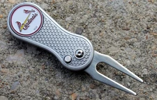 ST. LOUIS CARDINALS REDBIRDS TEAM  Golf Ball Marker Switchblade Divot Tool