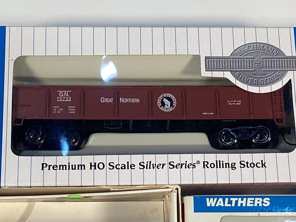 HO Lot /3 Upper MidWest Railroads: GN Gond., GN Box & BN Caboose - Image 4 of 4