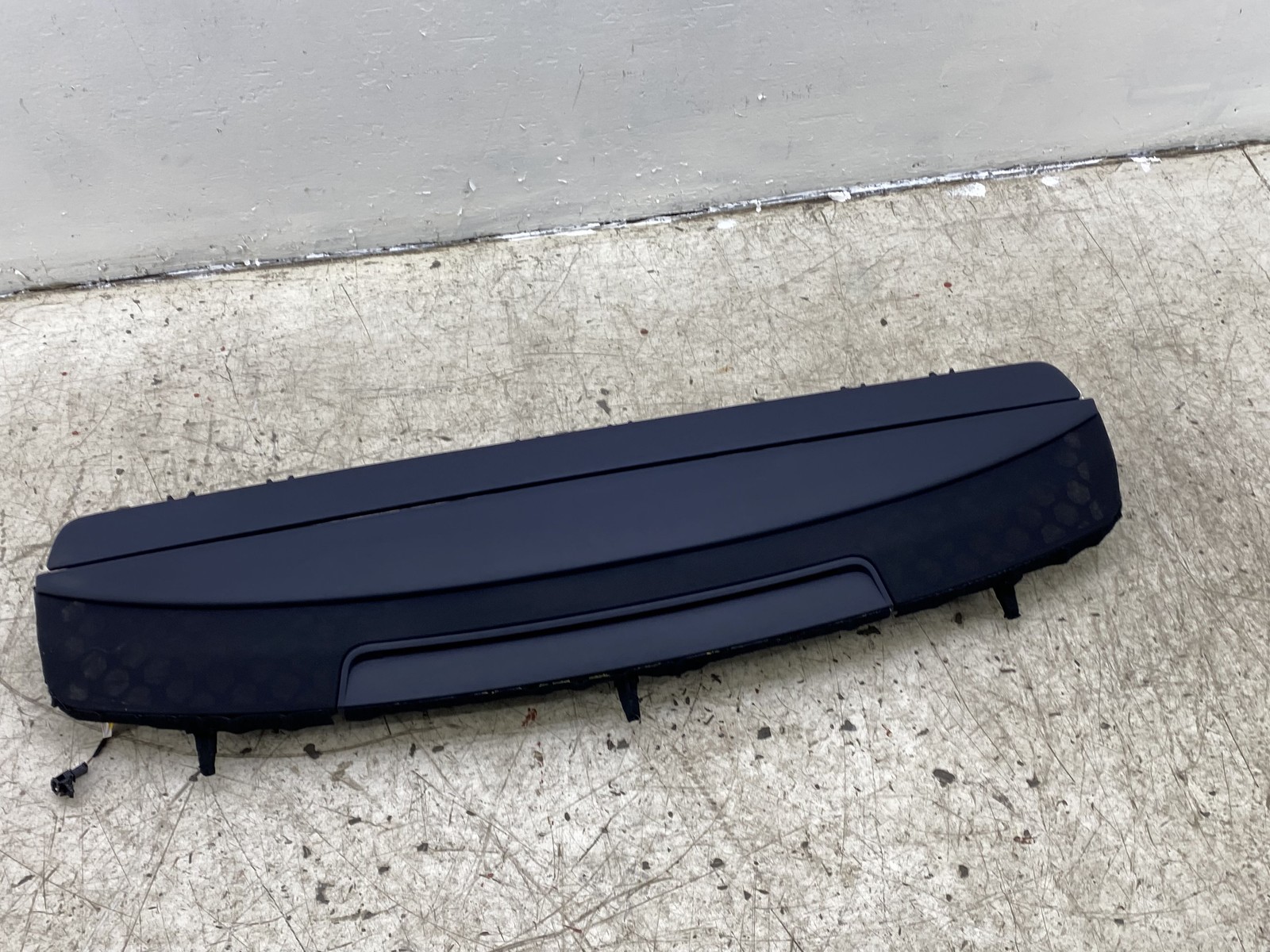 2010-2020 BENTLEY MULSANNE OEM REAR WINDOW SUN COVER SHADE 3RD BRAKE LIGHT LAMP