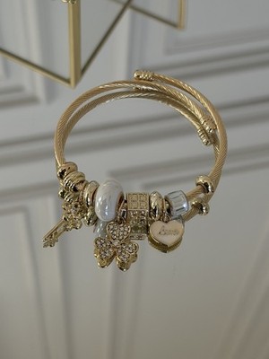 LuxeTreasures Vintage Stil Weiß und Gold Kleeblatt Manschette Bettelarmband Schmuck 