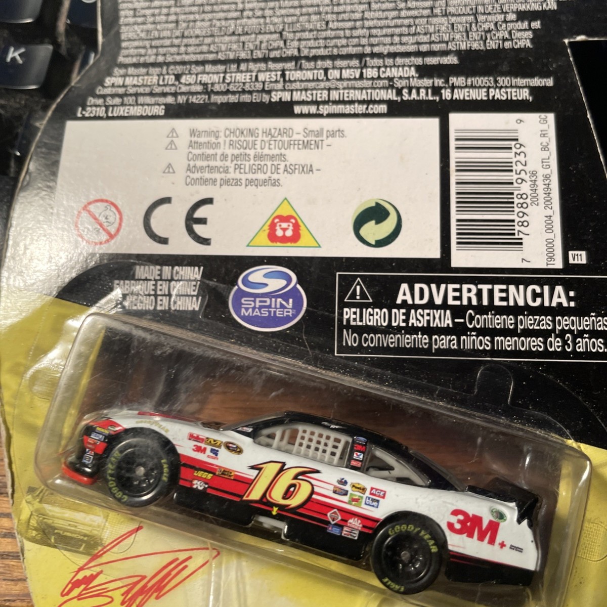 Read - 2012 NASCAR Authentics 1/64 Greg Biffle #16 3M Innovation