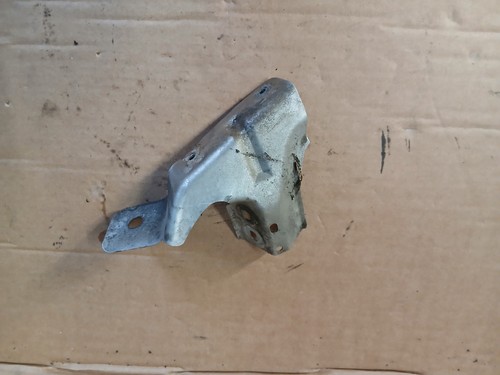 VW POLO 9N Halterung Kotflügel Vorne rechts Halter 6Y0821142