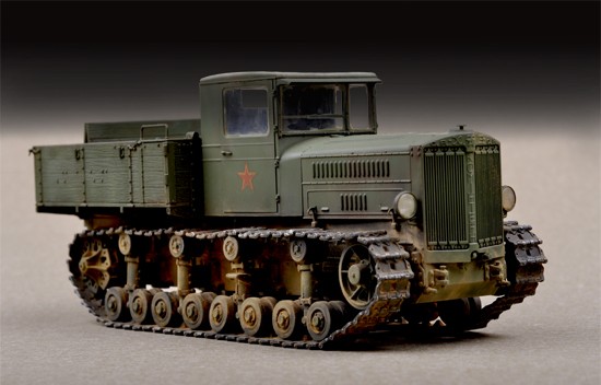 Trumpeter 07120 SOVIET KOMINTERN ARTILLERY TRACTOR 1/72 Model Kit