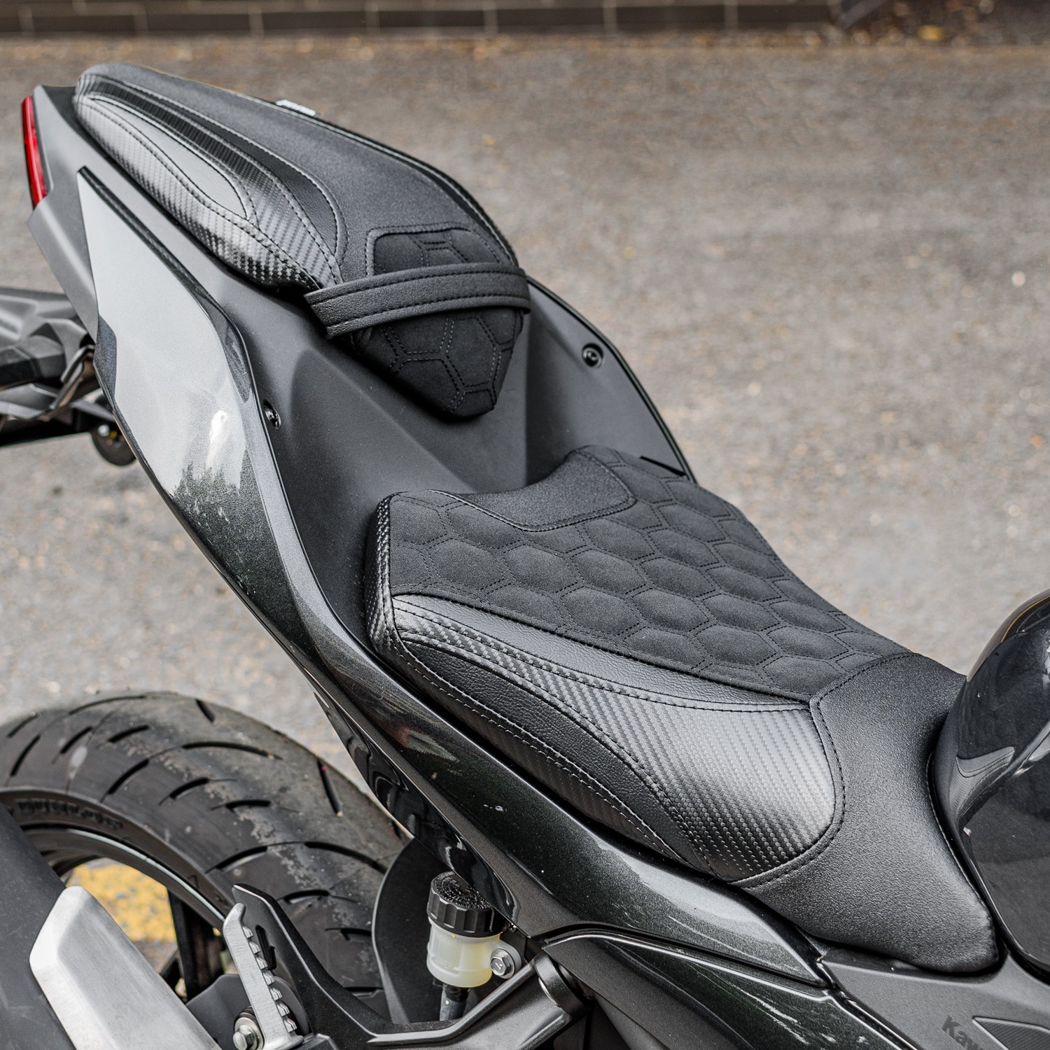 WOLFLINE Pillion Rider Seat For Kawasaki Ninja 500 Z500 2024-2026 Anti-Slip Seat