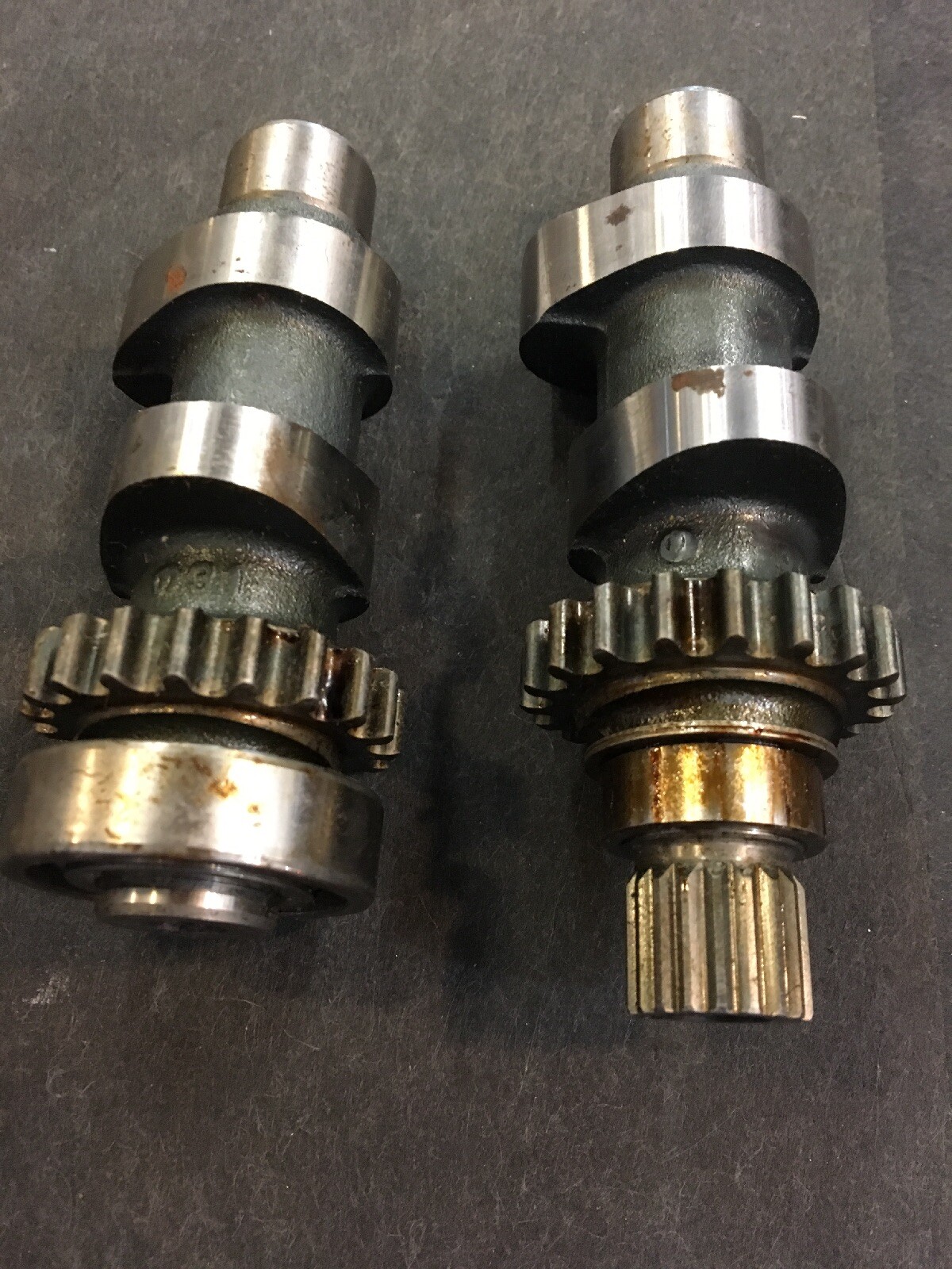 Harley Davidson Oem Camshafts Front And Rear 2553499/2554400 eBay