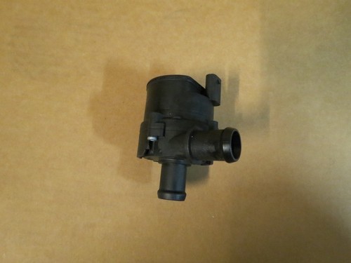 Original VW Golf 7 Highline Zusatzwasserpumpe M9621 5g0965561
