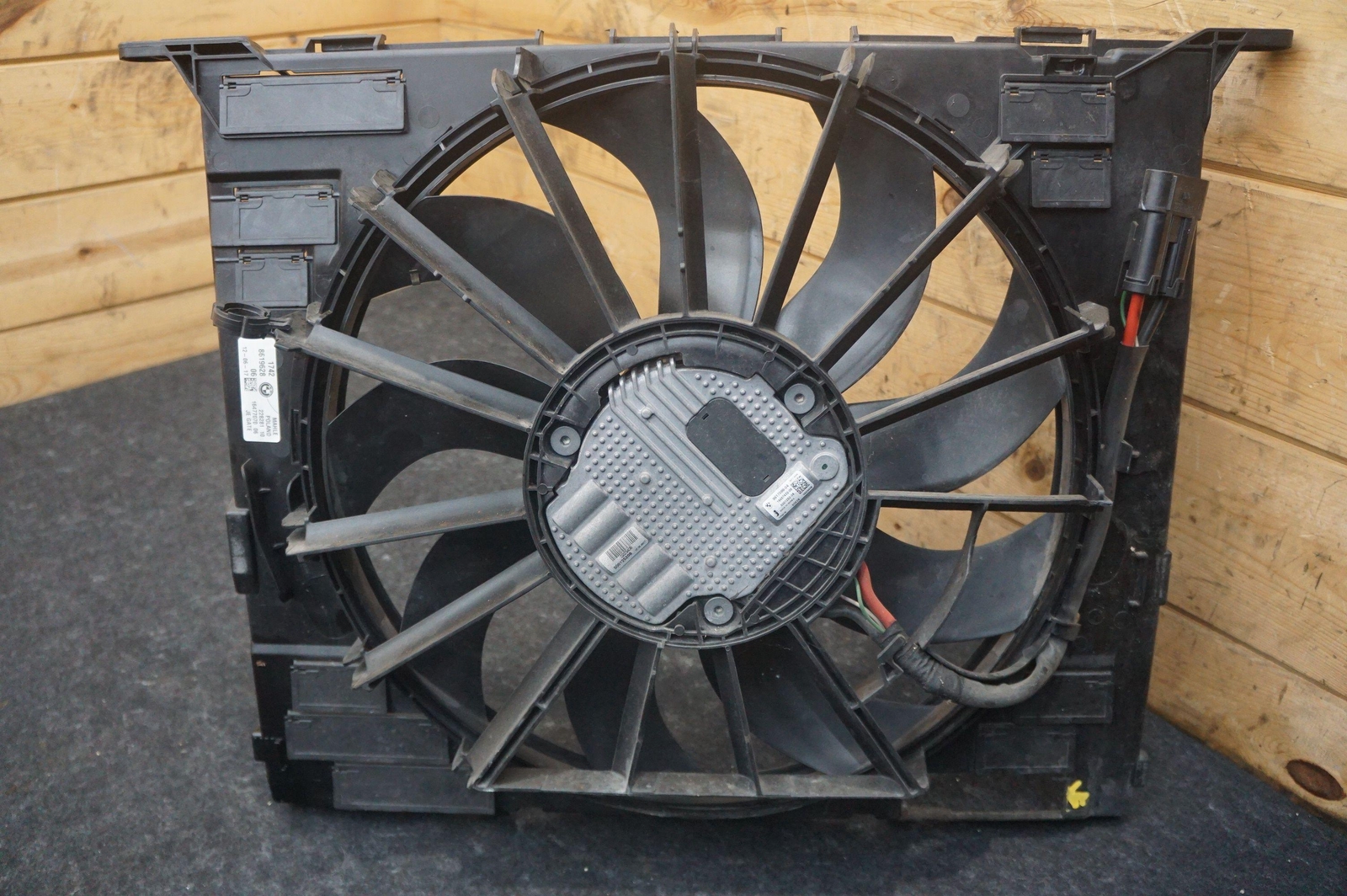 Electric Cooling Fan Motor Assembly 17427953398 Bmw M550i G30 18  