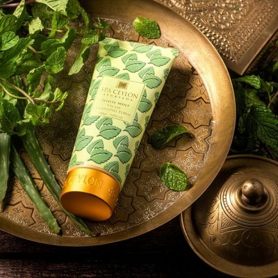 white mint facial cleansing foam
