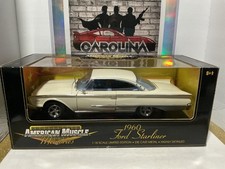 118 Ertl American Muscle - 1960 Ford Starliner Whitesilverblue