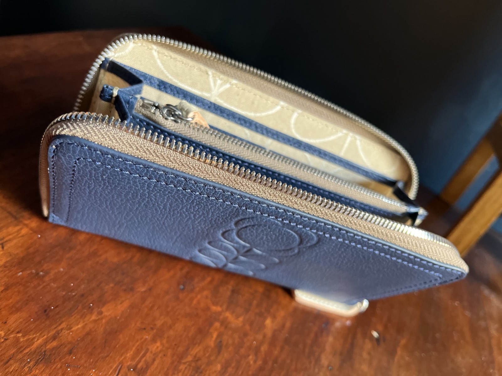 Orla Kiely Leather Blue Flower / Stem Embossed Zip Purse Wallet image 5