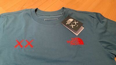 The North Face XX Kaws Long-Sleeve Tee NEU Gr. M