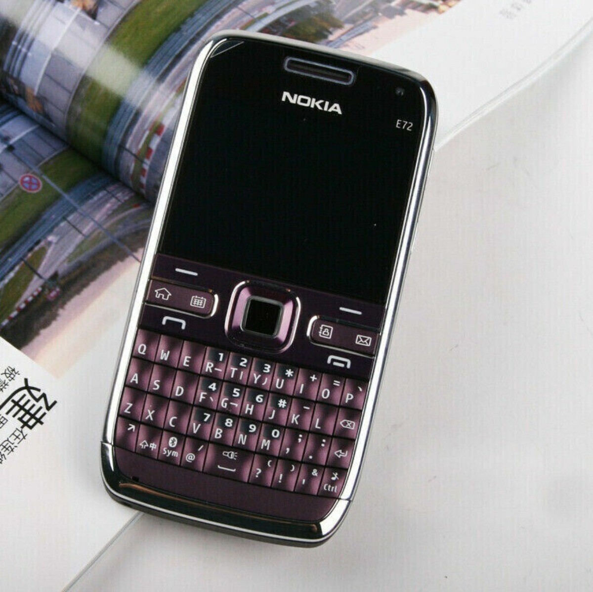 Nokia E72 Original Unlocked 3G WIFI GPS Bluetooth 2.4 in 5MP