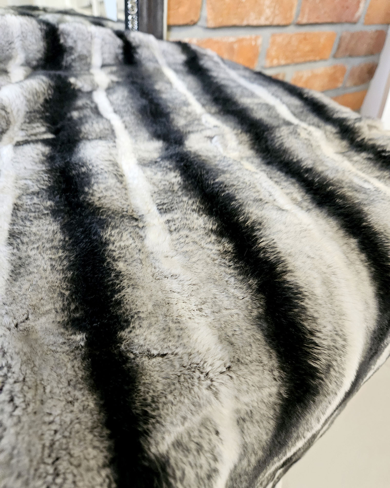 Natur-Fell-Shop Echte Pelzdecke Felldecke Tagesdecke Lammfelldecke Grau 160x200cm PD-212