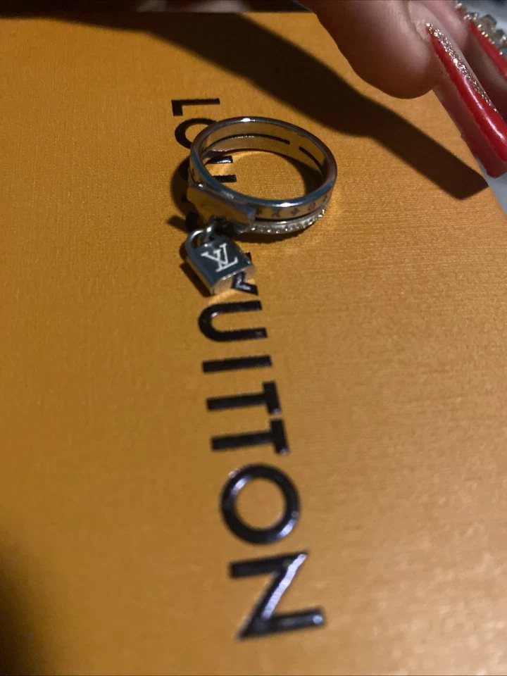 Juego de soportes para candado Louis Vuitton Foto 3 de 4