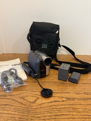 Sony Handycam DCR-HC26 Mini Dv Digital Video Camera W/ 2 Batteries Tape Manual
