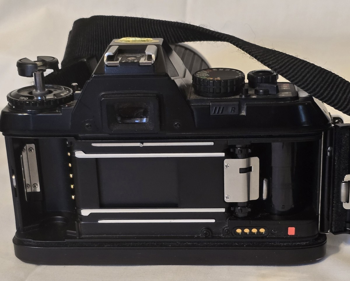Nikon N2000 35 mm SLR Film Camera/ Vintage/ Camera Only | eBay display picture 1