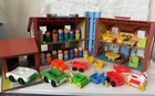 Vintage 1980s Fisher Price Little People Family Tudor House Accessories/Firgures