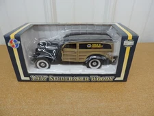 1937 Studebaker Woody wagon CROWN PREMIUMS 1/24 NAPA tools car diecast box Z