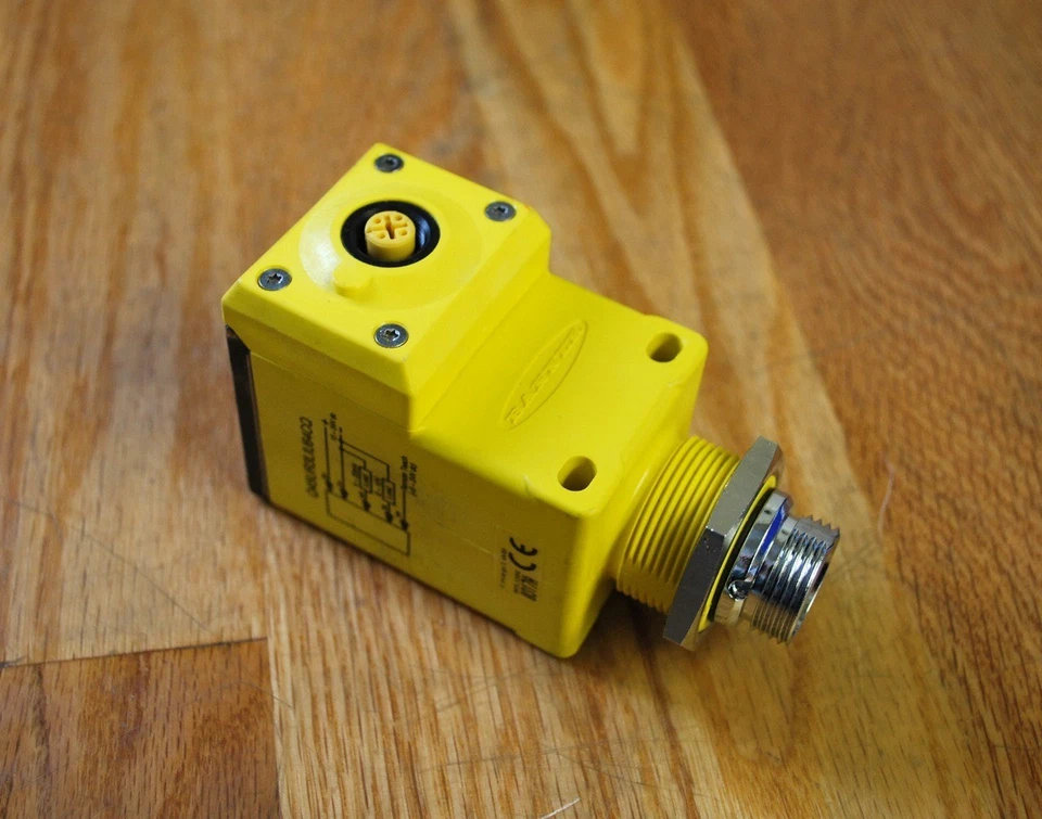 Banner Q45UR3LIU64CQ Analog Q45UR Series Controller - USED - Image 2 of 4