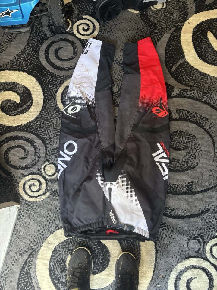  Calça O'NEAL MX Adulto EUA 40 Vermelha/Azul Usada Motocross Corrida de Bicicleta Suja - Imagem 3 de 4