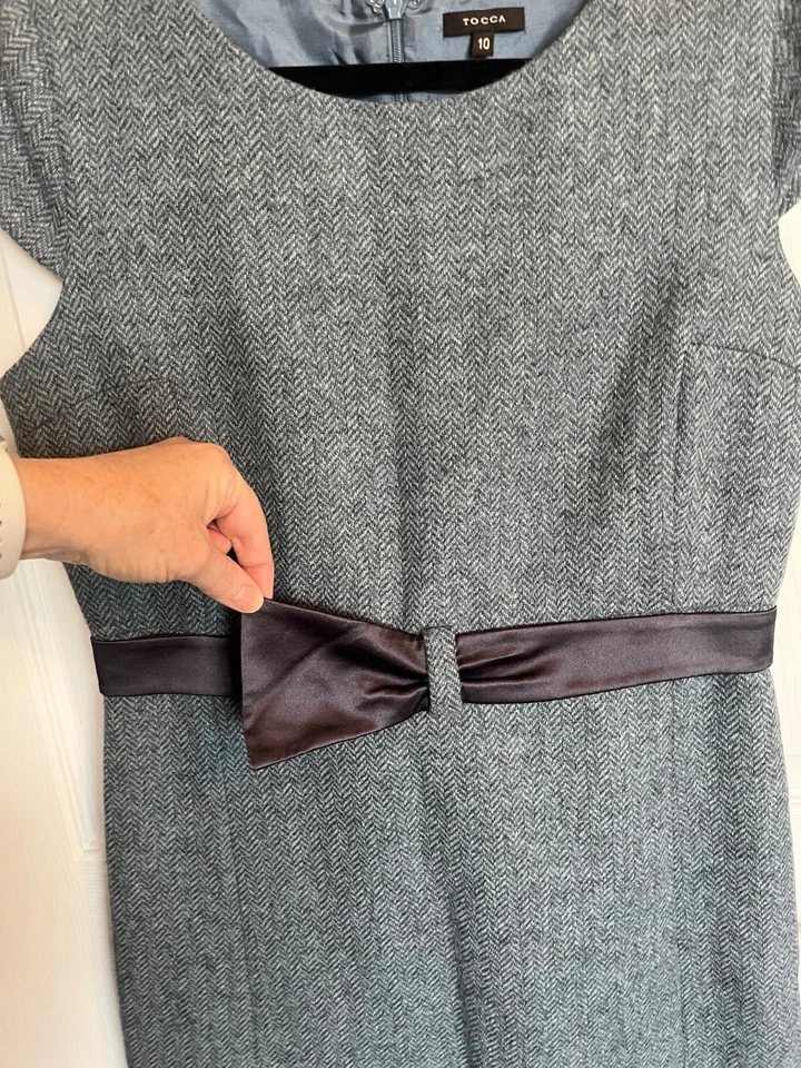 Tocca Women’s Size 10 Wool Blue Grey Tweed Midi Sheath Dress Knee Length Luxury - Image 4 of 4