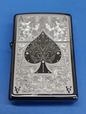 Zippo 28323 Ace of Spades Filigree Black Ice