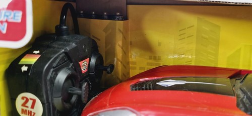 Radiocomando radiocomandato Corvette Stingray rosso auto plastica 27/49 MHz nuovo con scatola - Foto 2 di 7