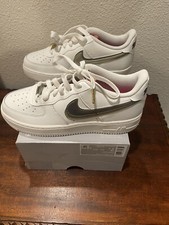 Nike Kids Air Force 1 LV8 GS Unisex Size 7Y